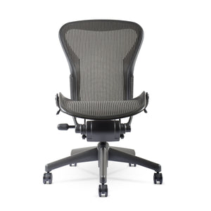 Classic Aeron Chair | Carbon | Size B (Renewed)