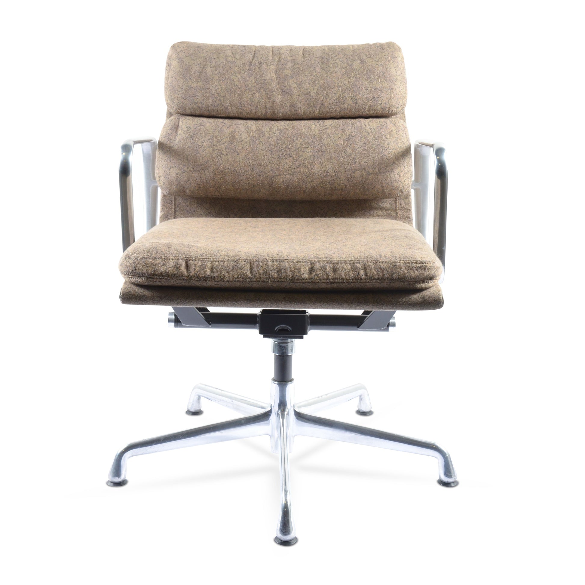 Eames High Back Soft Pad Alu Chair 